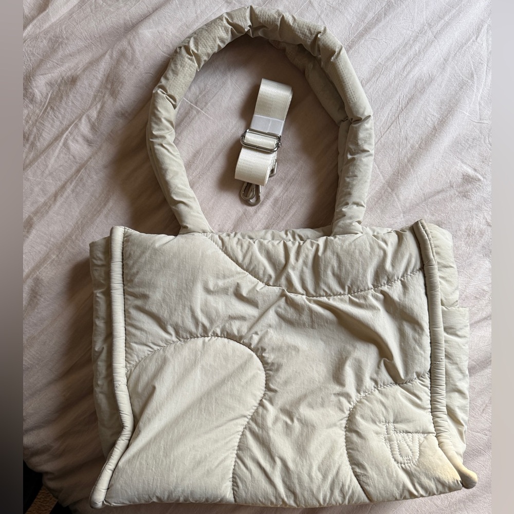 Thirty Years - The Drift Tote in pebble